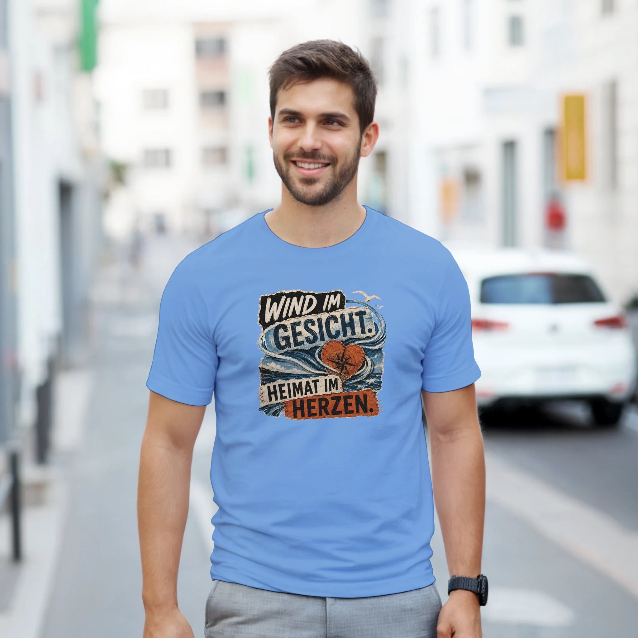 T-Shirt in Natur mit Motiv „Wind im Gesicht. Heimat im Herzen.“