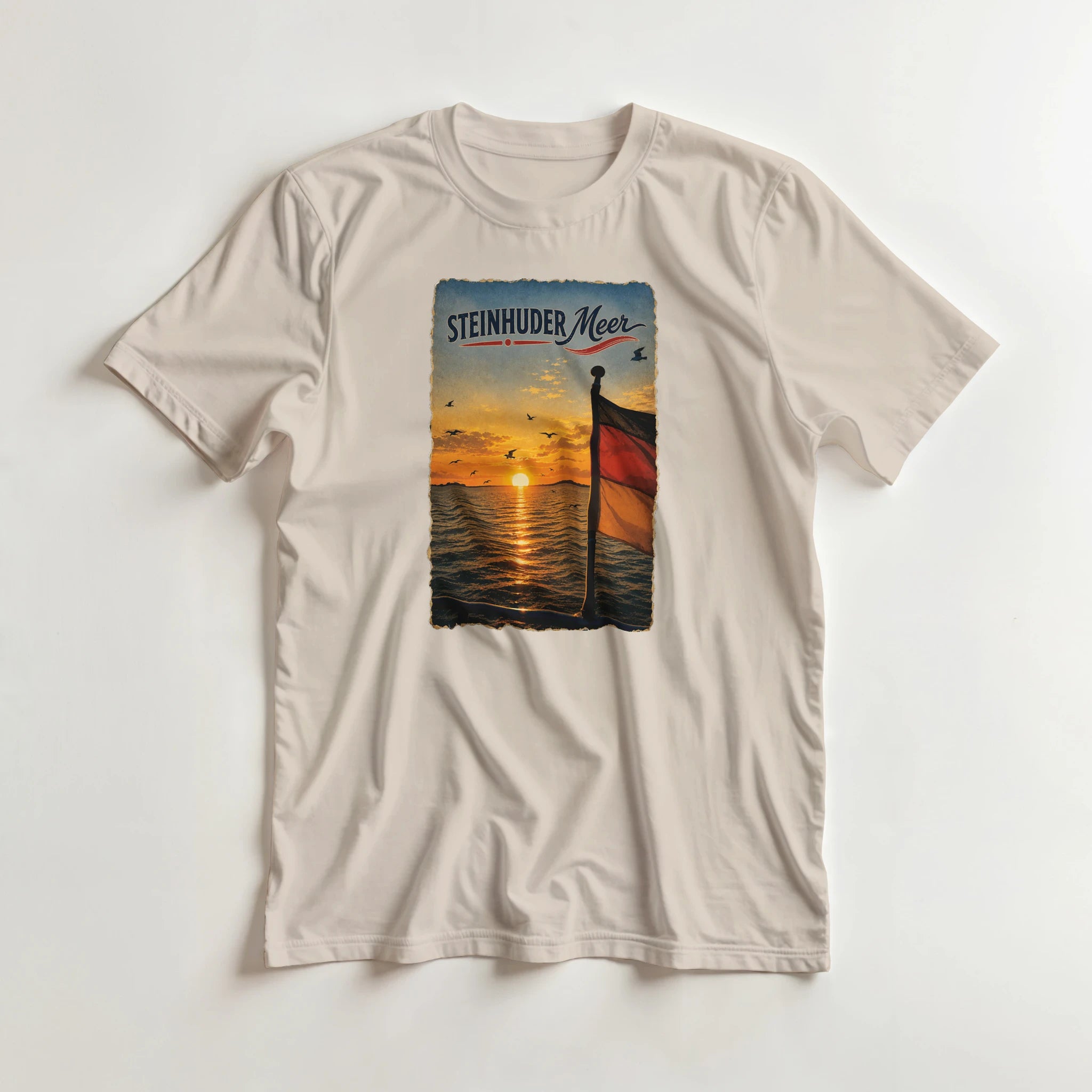 T-Shirt in Natur mit Motiv „Flagge und Sunset“