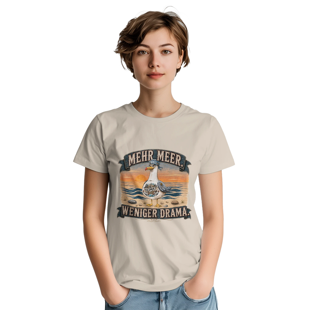 T-Shirt in Sand mit Motiv „Mehr Meer. Weniger Drama.“