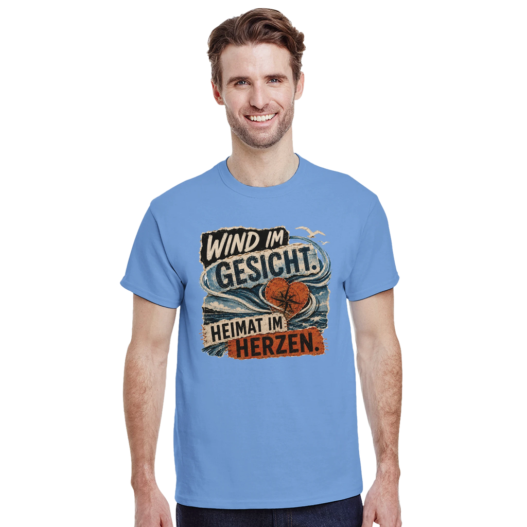 T-Shirt in Sand mit Motiv „Wind im Gesicht. Heimat im Herzen.“