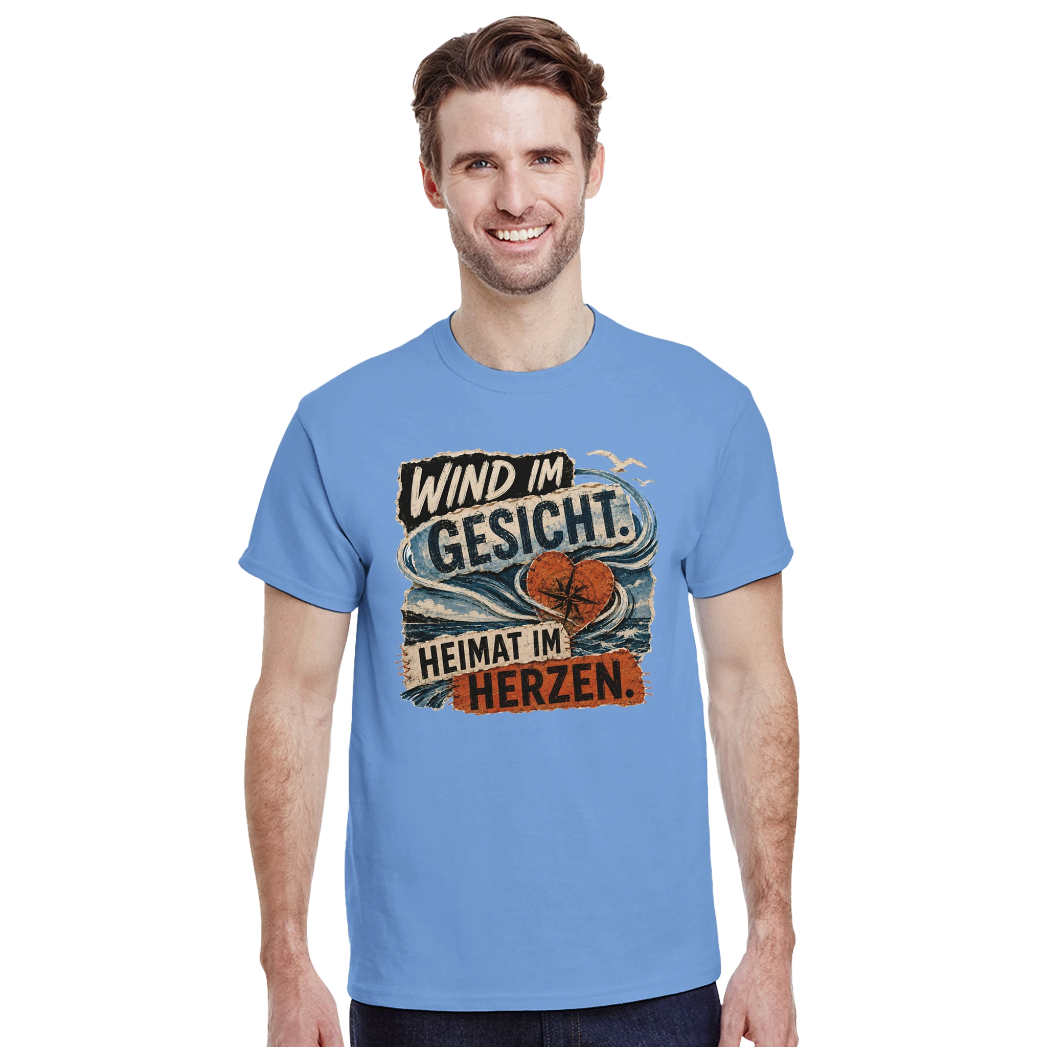 T-Shirt in Sand mit Motiv „Wind im Gesicht. Heimat im Herzen.“