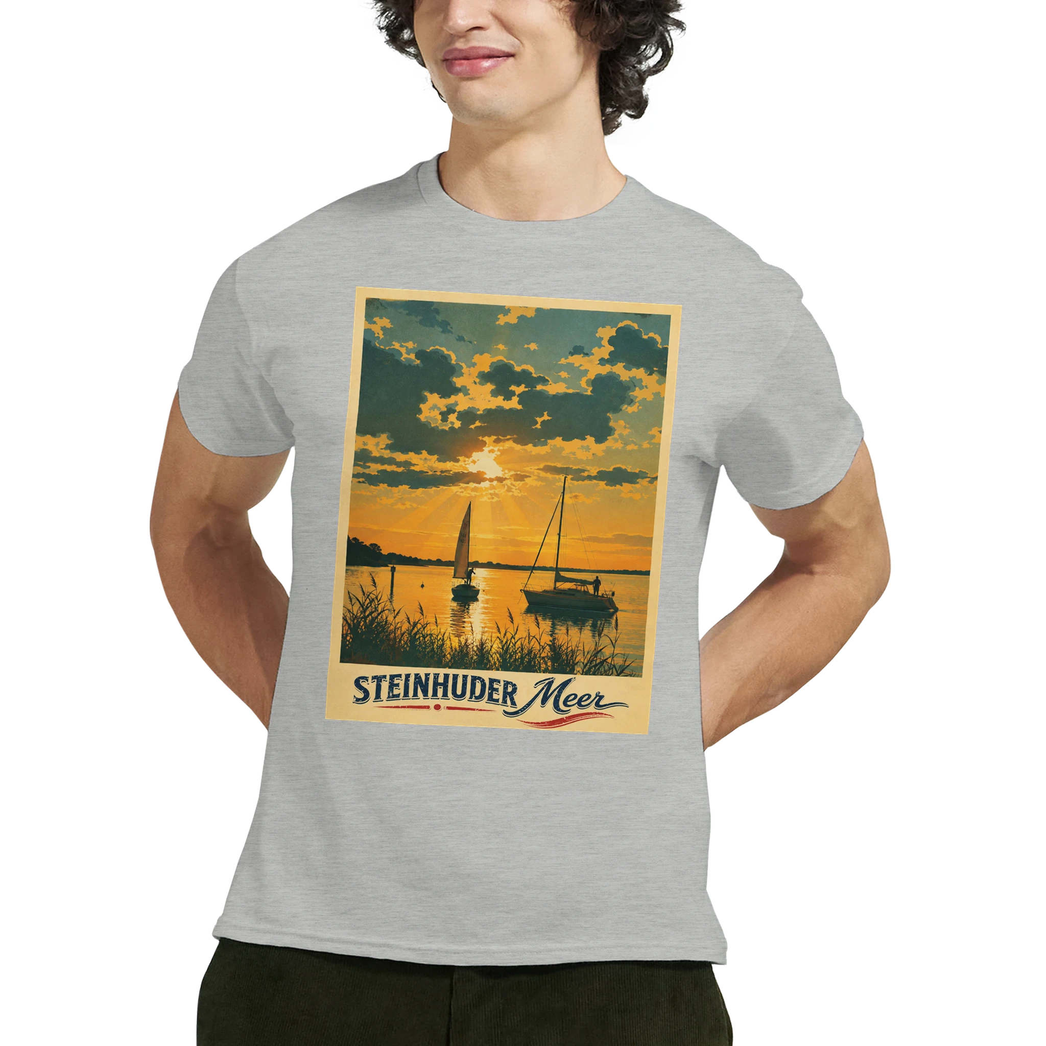 T-Shirt in Sand mit Motiv „Segler am Steinhuder Meer beim Sunset“