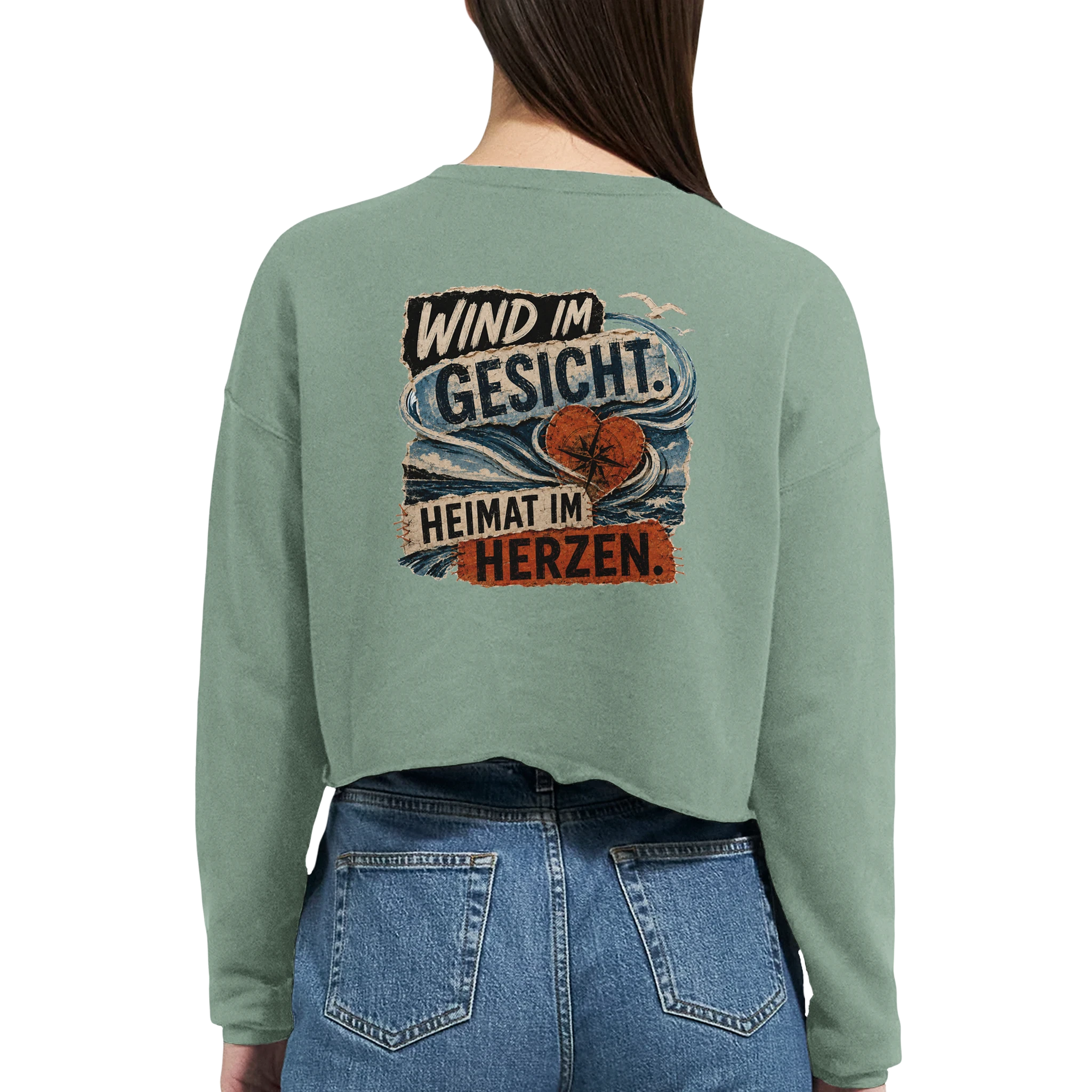 Damen-Pullover in Staubblau mit Motiv „Wind im Gesicht. Heimat im Herzen.“