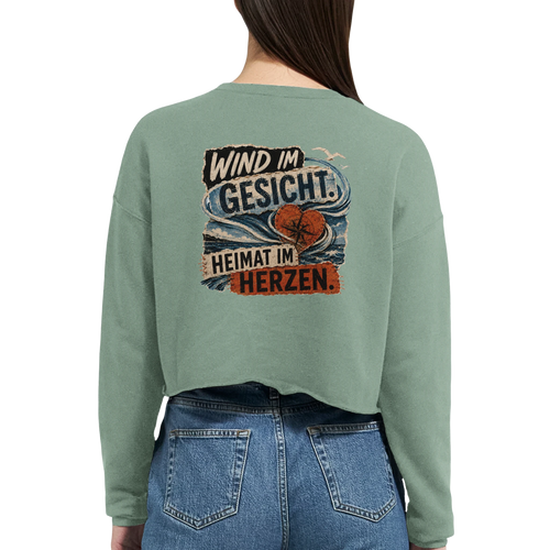 Damen-Pullover in Staubblau mit Motiv „Wind im Gesicht. Heimat im Herzen.“