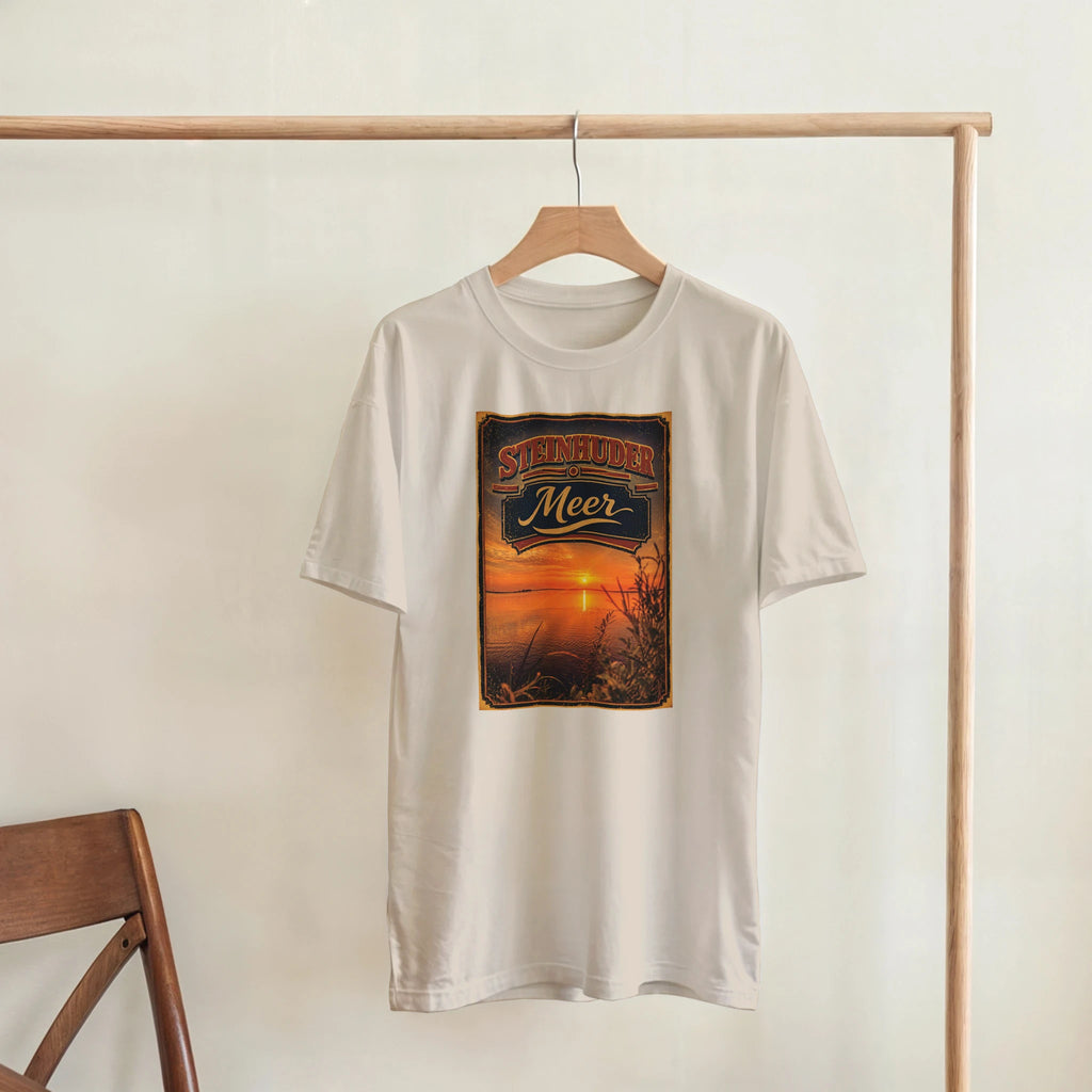 T-Shirt in Sand mit Motiv „Sunset am Steinhuder Meer“