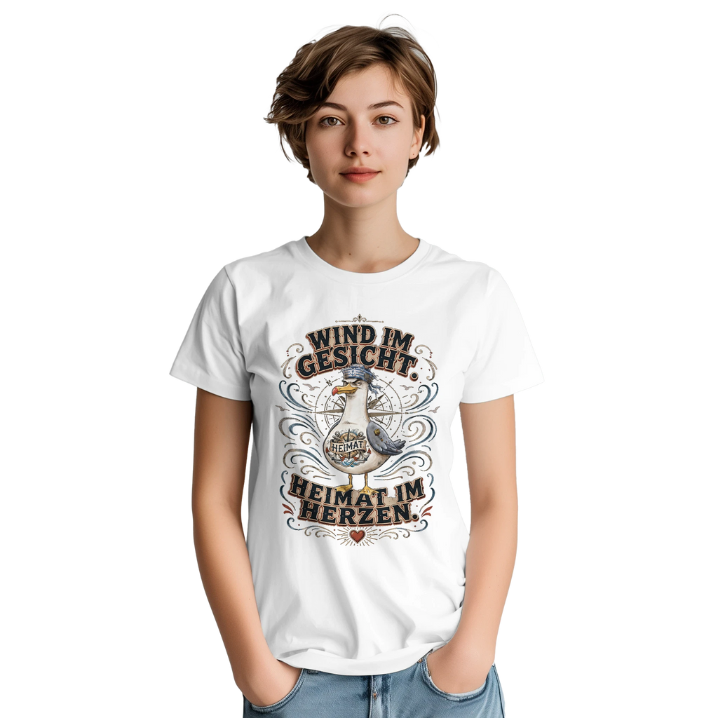 T-Shirt in Sand mit Motiv „Wind im Gesicht. Heimat im Herzen. Möwe“