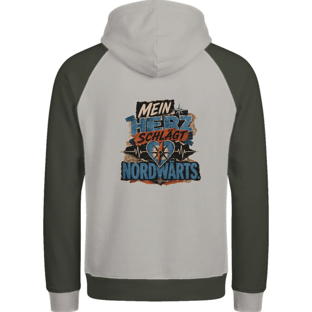 Hoodie in Ton mit Motiv „Mein Herz schlägt NORDWÄRTS.“