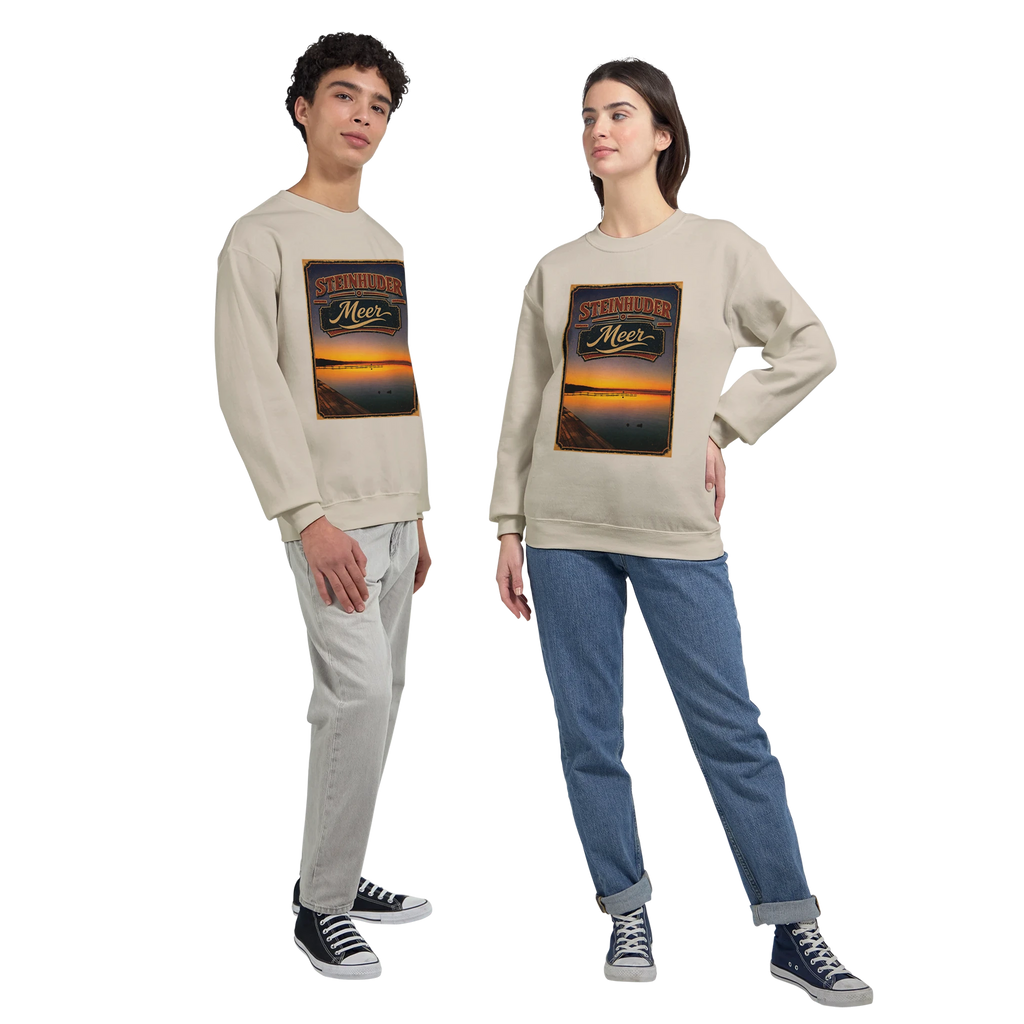 Pullover in Sand mit Motiv „Steg an der Planke“