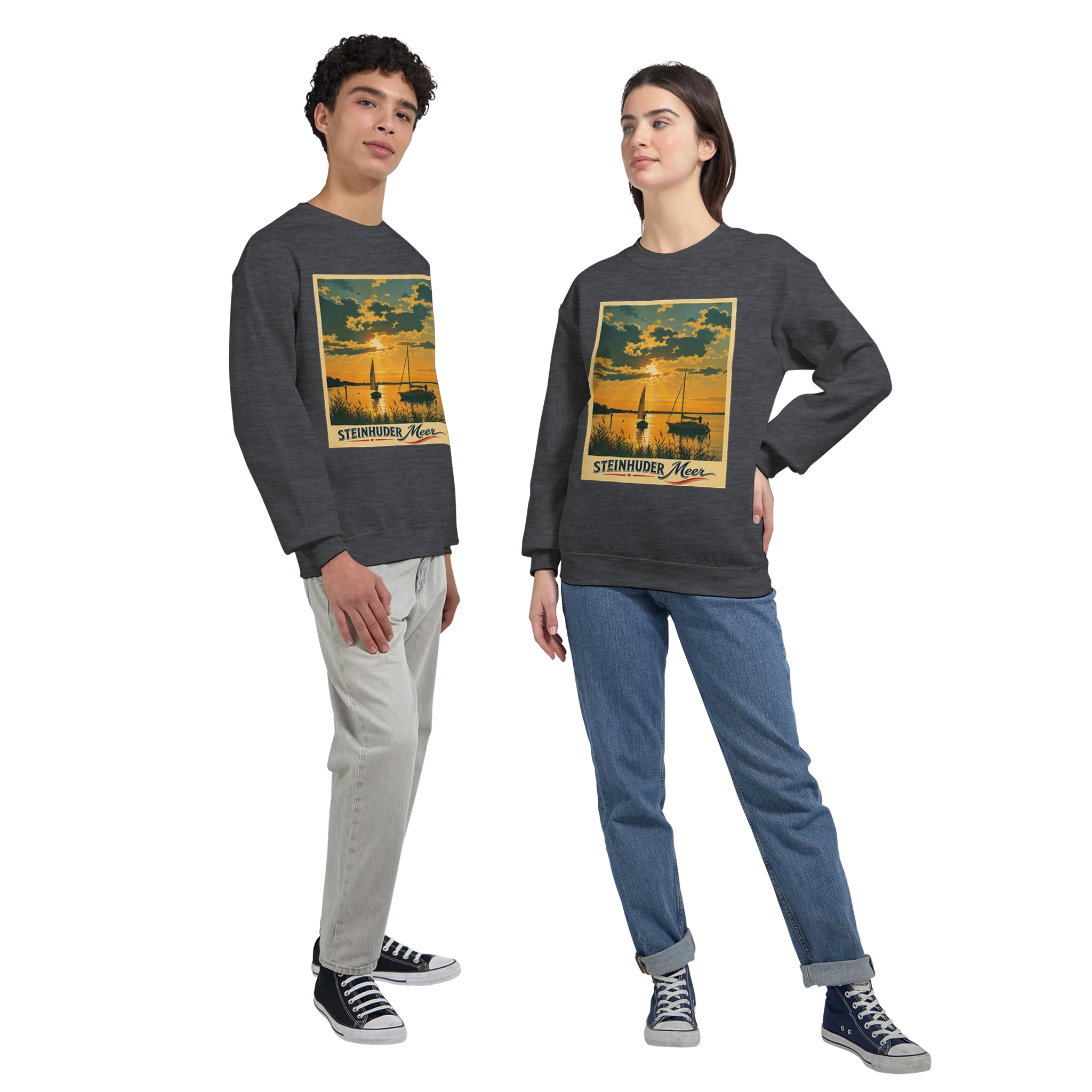 Pullover in Aschgrau mit Motiv „Segler am Steinhuder Meer beim Sunset“