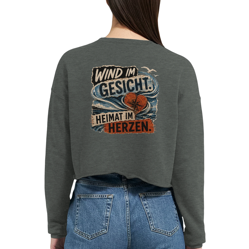 Damen-Pullover in Staubblau mit Motiv „Wind im Gesicht. Heimat im Herzen.“