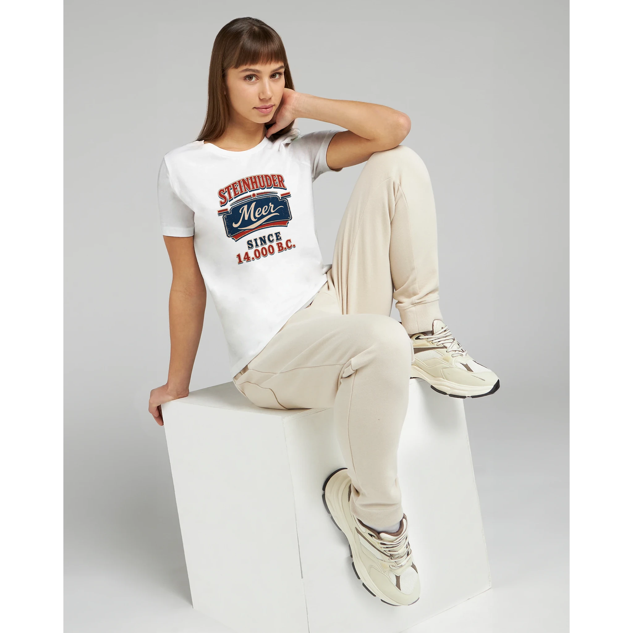 Damen-T-Shirt in Zitronengelb mit Motiv „Since 14.000 B.C.“