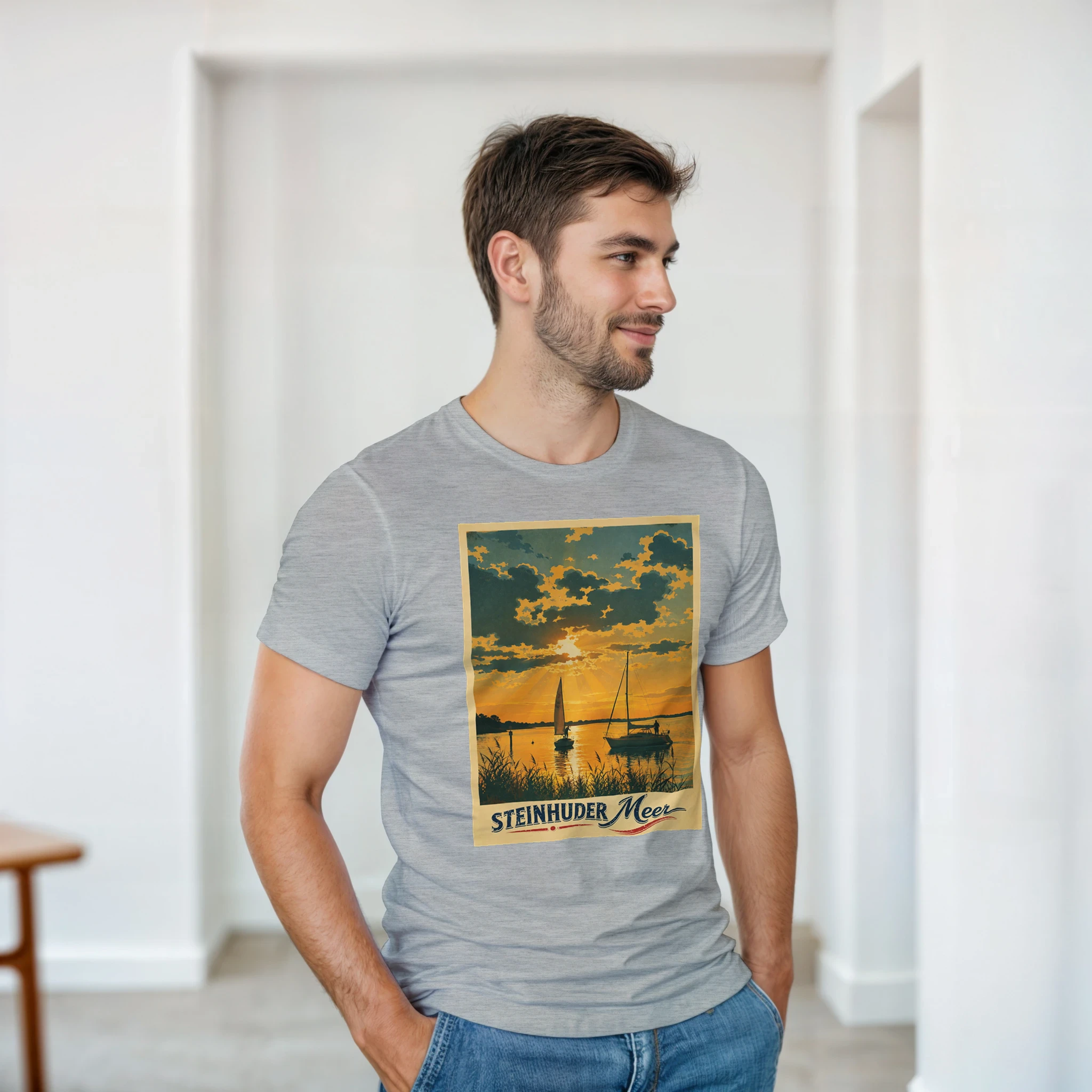 T-Shirt in Natur mit Motiv „Segler am Steinhuder Meer beim Sunset“