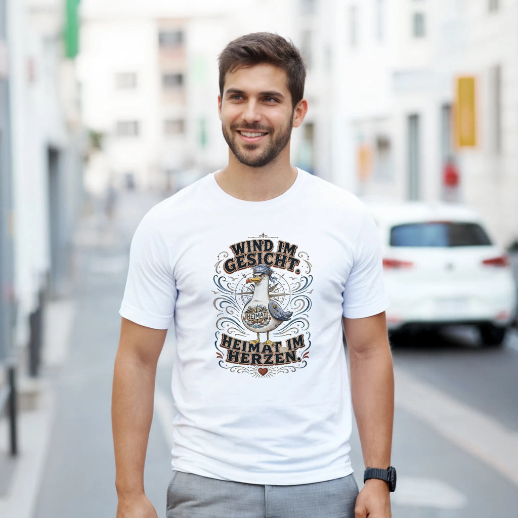 T-Shirt in Natur mit Motiv „Wind im Gesicht. Heimat im Herzen. Möwe“
