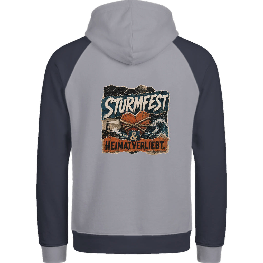 Hoodie in Ton mit Motiv „Sturmfest & Heimatverliebt“