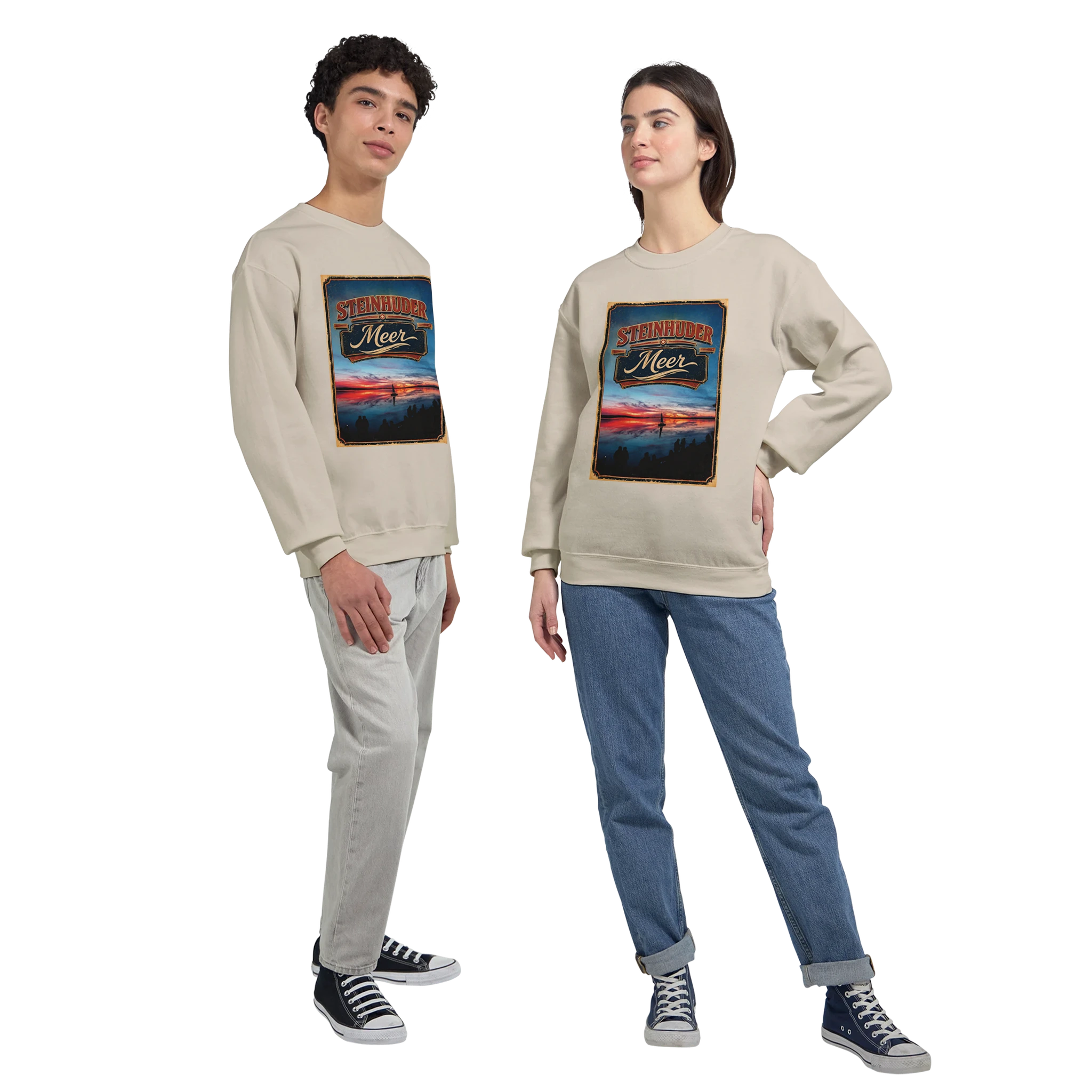 Pullover in Sand mit Motiv „Sunset und Segler am Wilhelmstein – Steinhuder Meer“