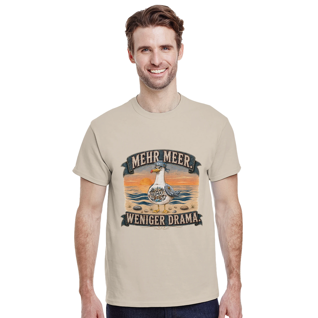 T-Shirt in Sand mit Motiv „Mehr Meer. Weniger Drama.“