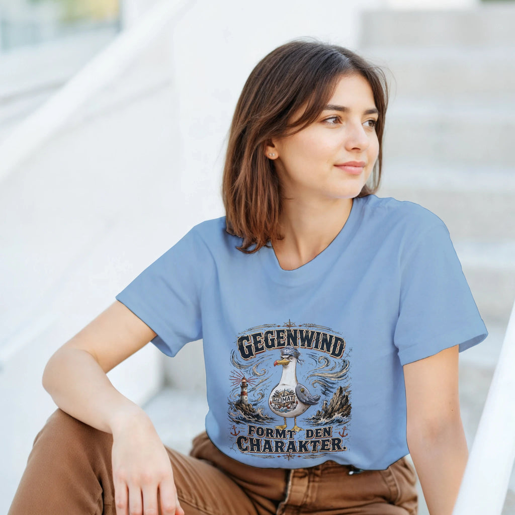 T-Shirt in Sand mit Motiv „Gegenwind formt den Charakter Typisch Norddeutsch“
