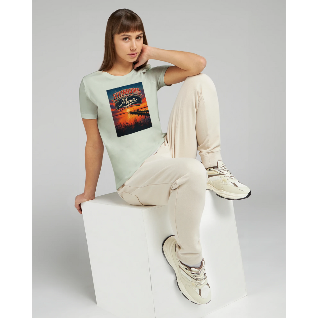 Damen-T-Shirt in Zitronengelb mit Motiv „Sunset Ratskeller Steg am Steinhuder Meer“