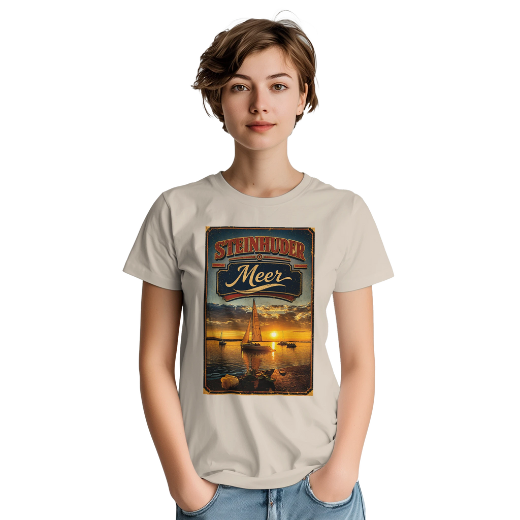 T-Shirt in Sand mit Motiv „White Night am Wilhelmstein mit Sonnenuntergang“