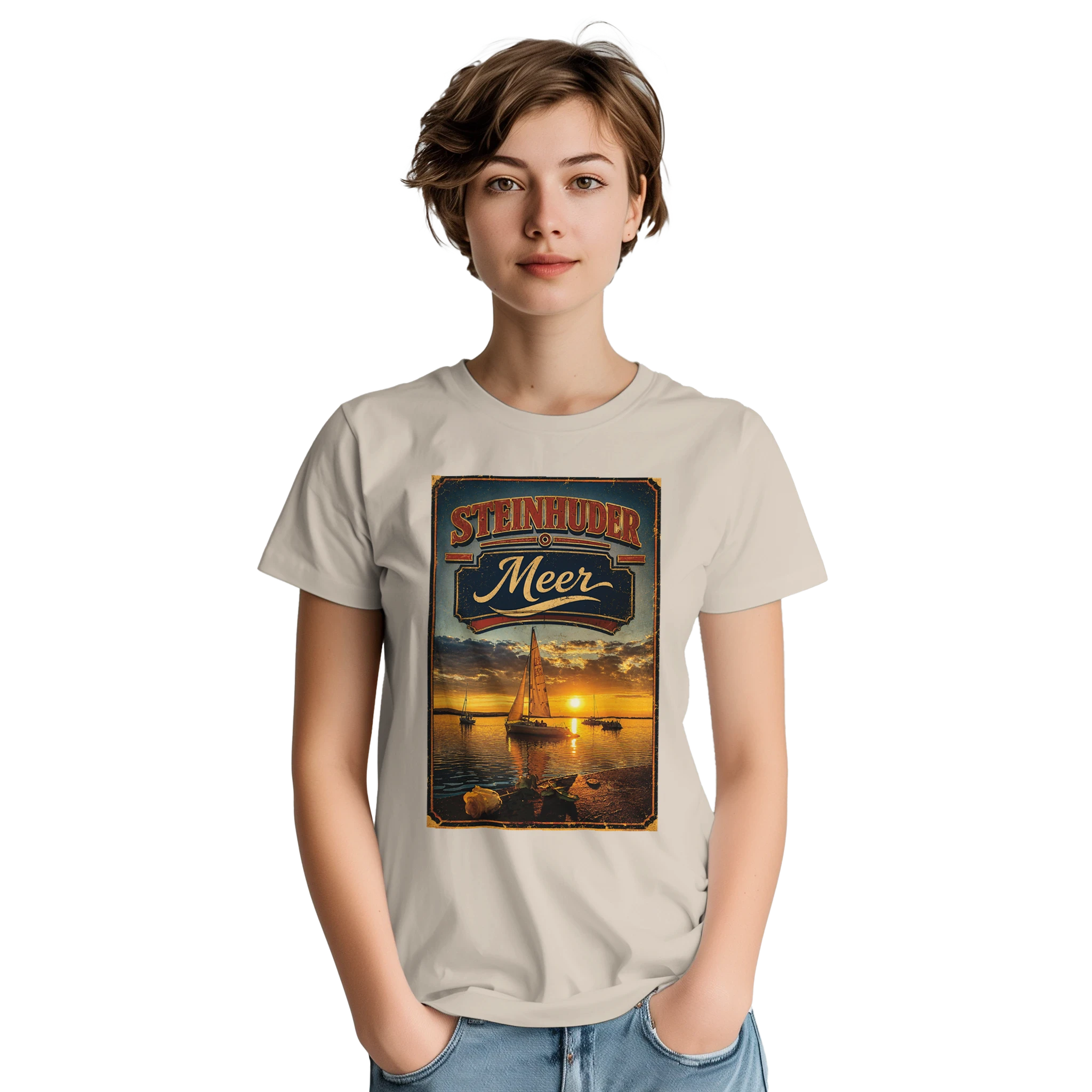 T-Shirt in Sand mit Motiv „White Night am Wilhelmstein mit Sonnenuntergang“