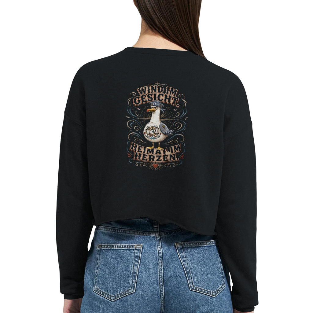 Damen-Pullover in Staubblau mit Motiv „Wind im Gesicht. Heimat im Herzen. Möwe“