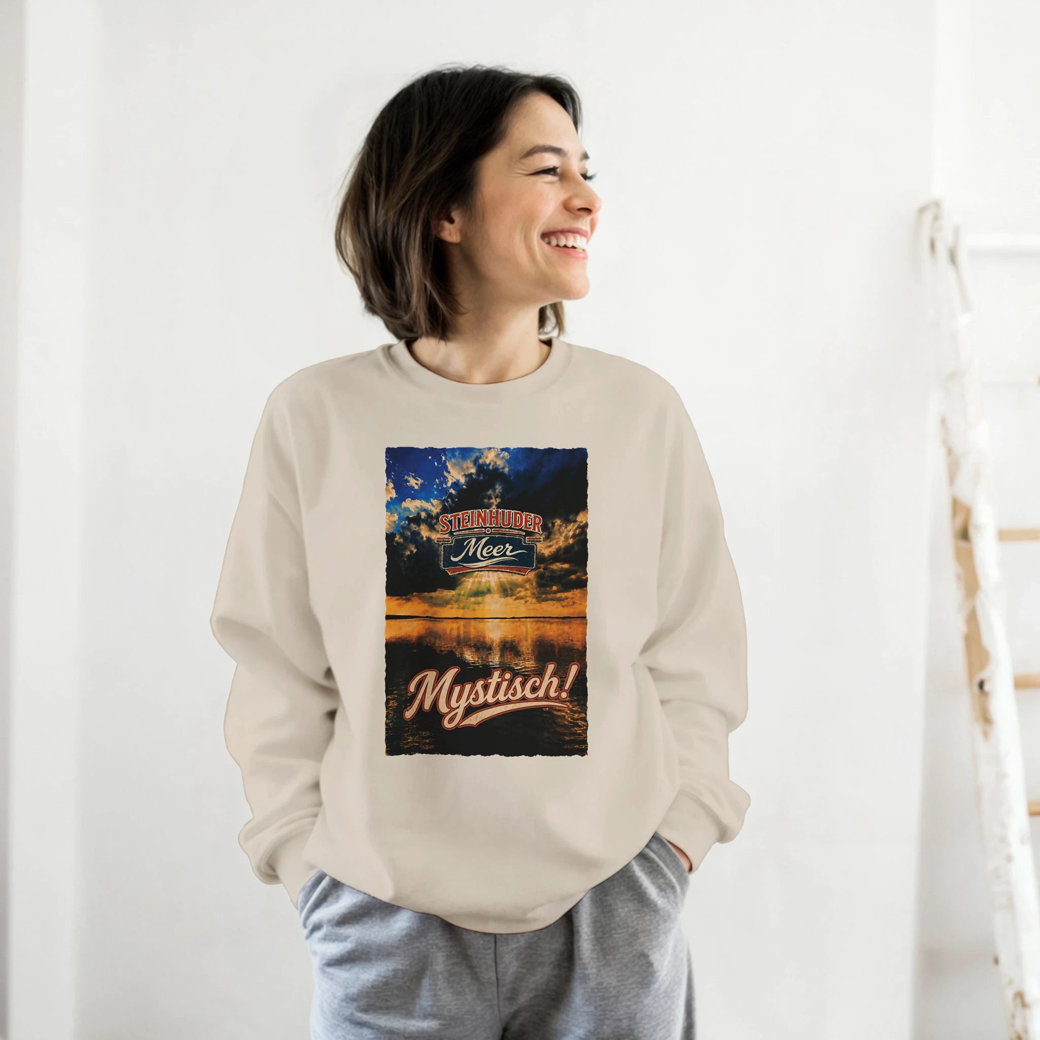 Pullover in Aschgrau mit Motiv „Mystisch“