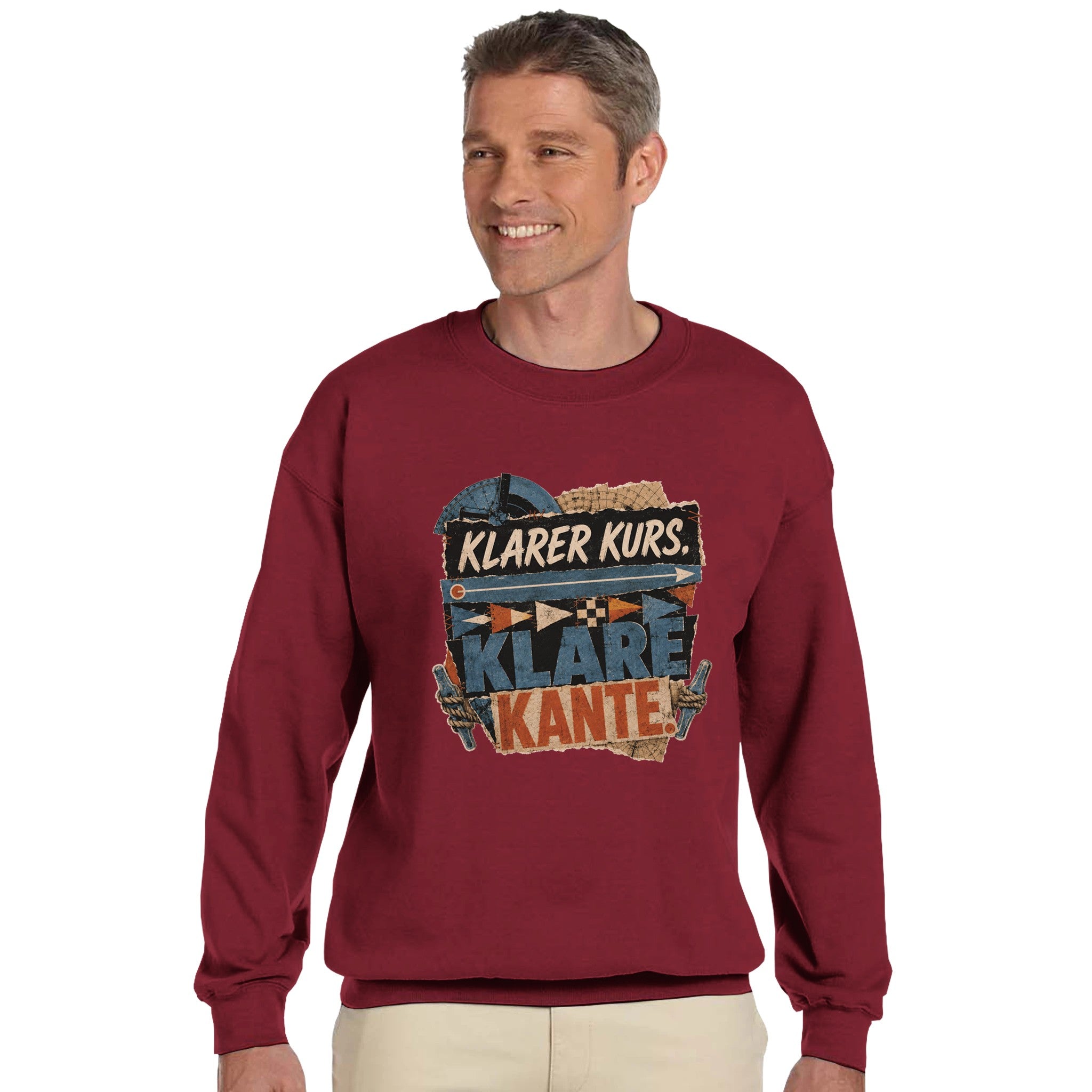 Pullover in Sand mit Motiv „Klarer Kurs. Klare Kante.“