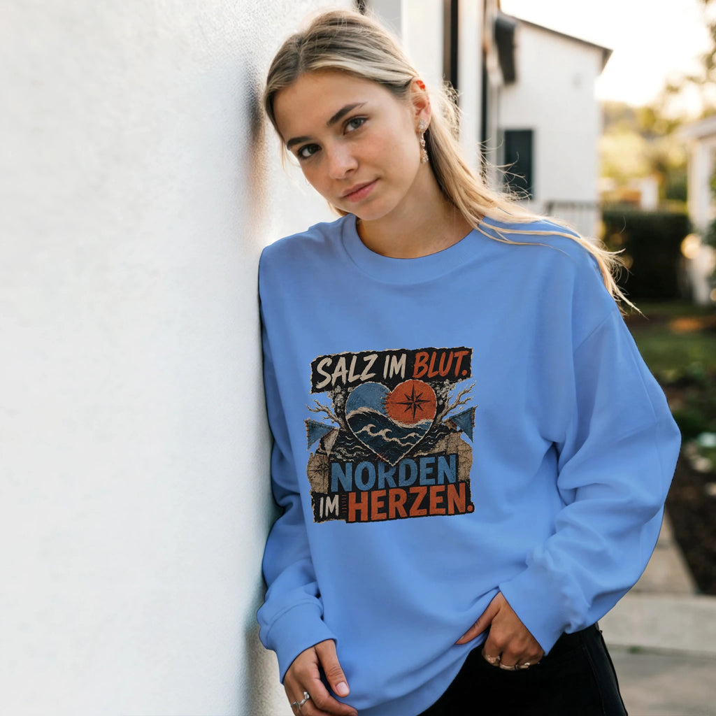 Pullover in Sand mit Motiv „Salz im Blut. Norden im Herzen.“