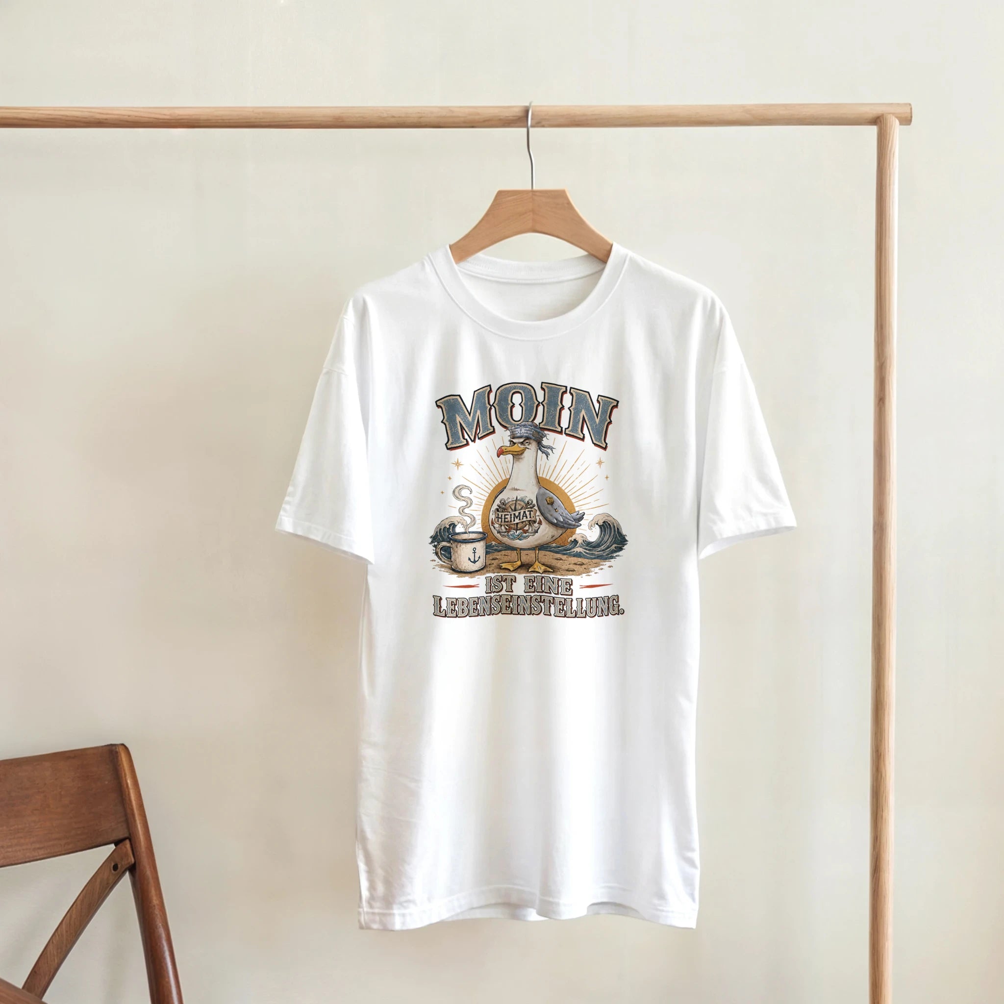 T-Shirt in Sand mit Motiv „Moin ist eine Lebenseinstellung“