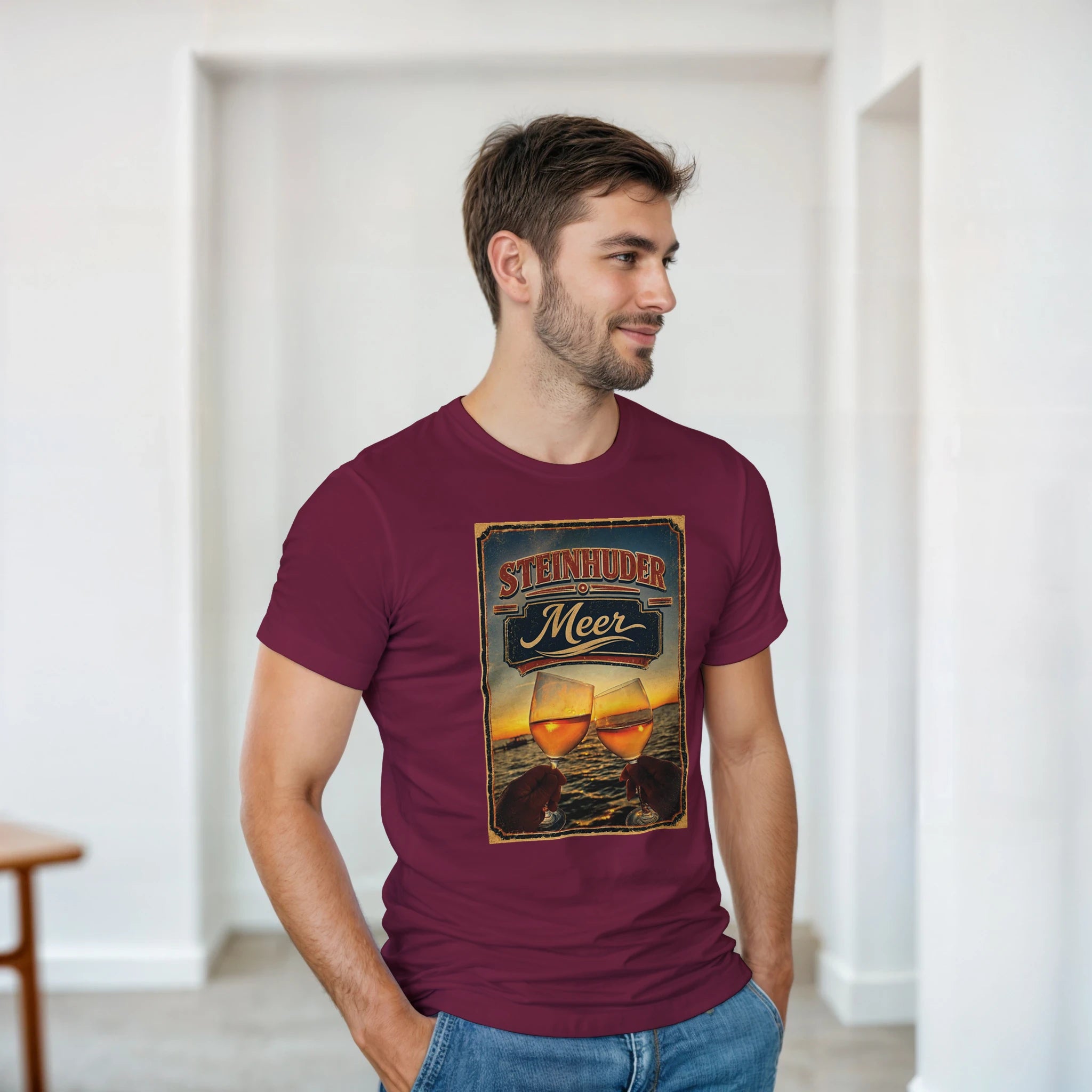T-Shirt in Natur mit Motiv „Stößchen bei Sunset“