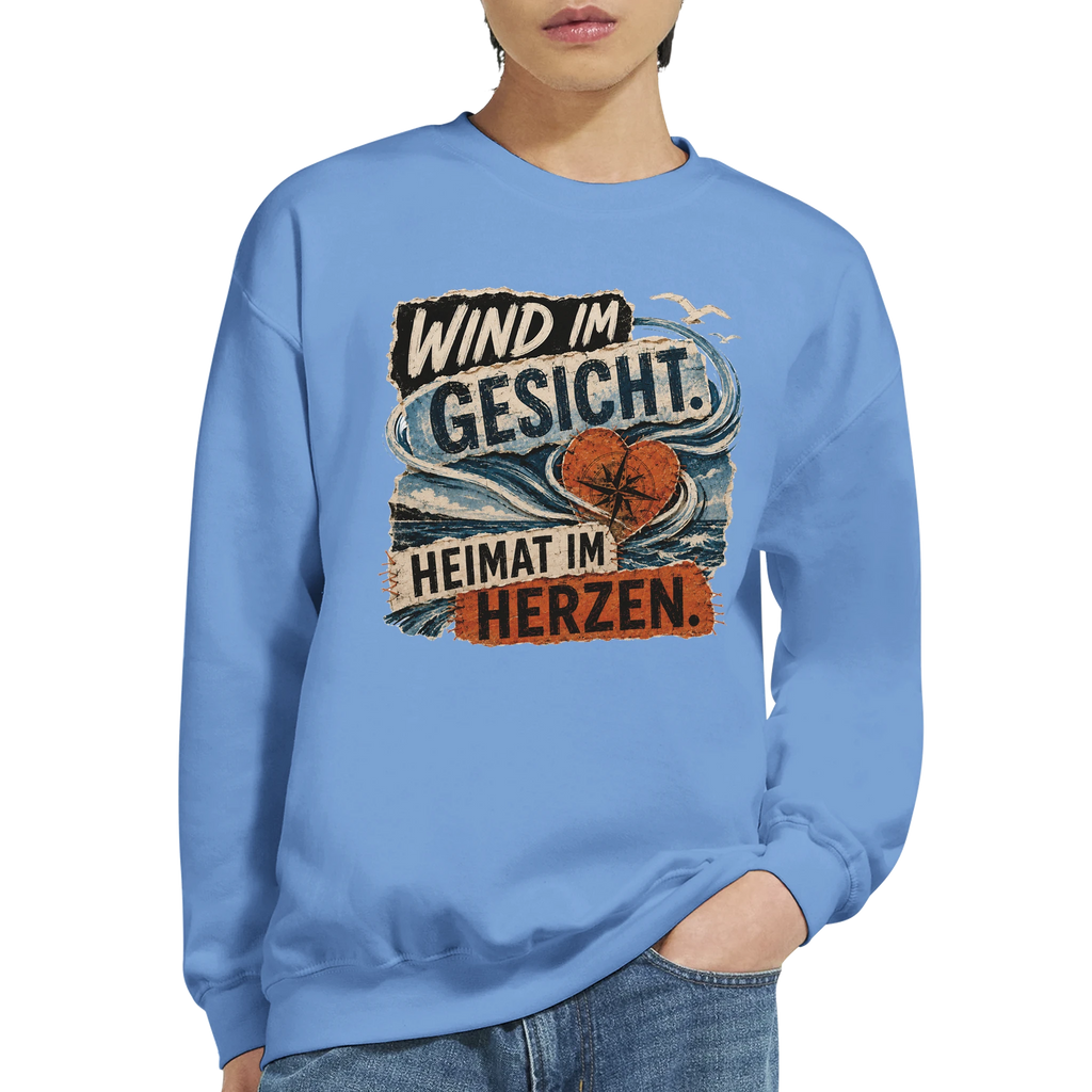 Pullover in Sand mit Motiv „Wind im Gesicht. Heimat im Herzen.“