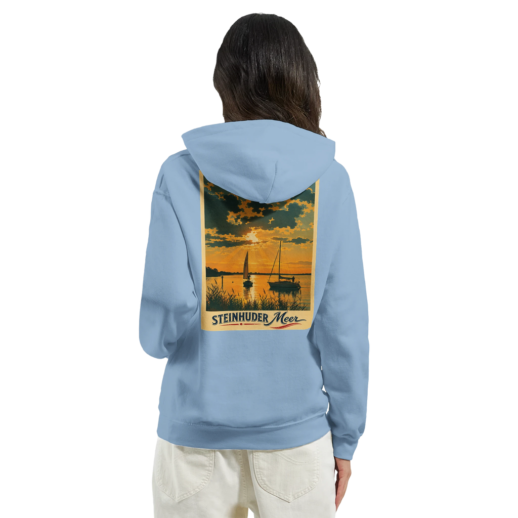 Hoodie in Aschgrau mit Motiv „Segler am Steinhuder Meer beim Sunset“