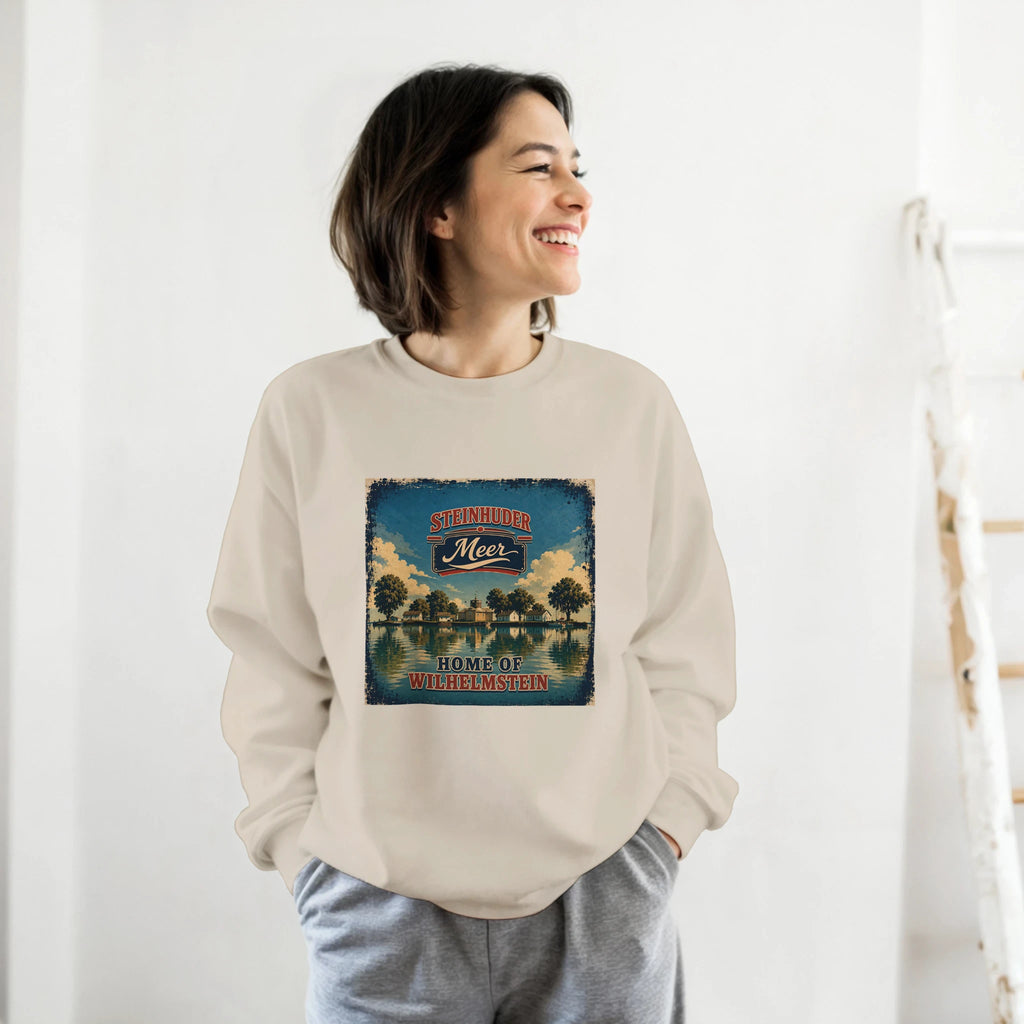 Pullover in Sand mit Motiv „Insel Wilhelmstein“