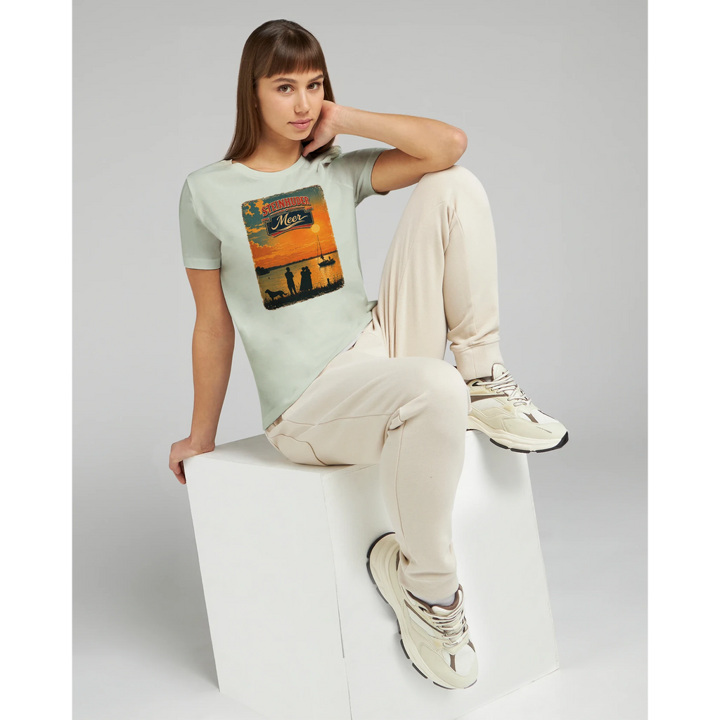 Damen-T-Shirt in Zitronengelb mit Motiv „Familie am Steinhuder Meer beim Sunset“