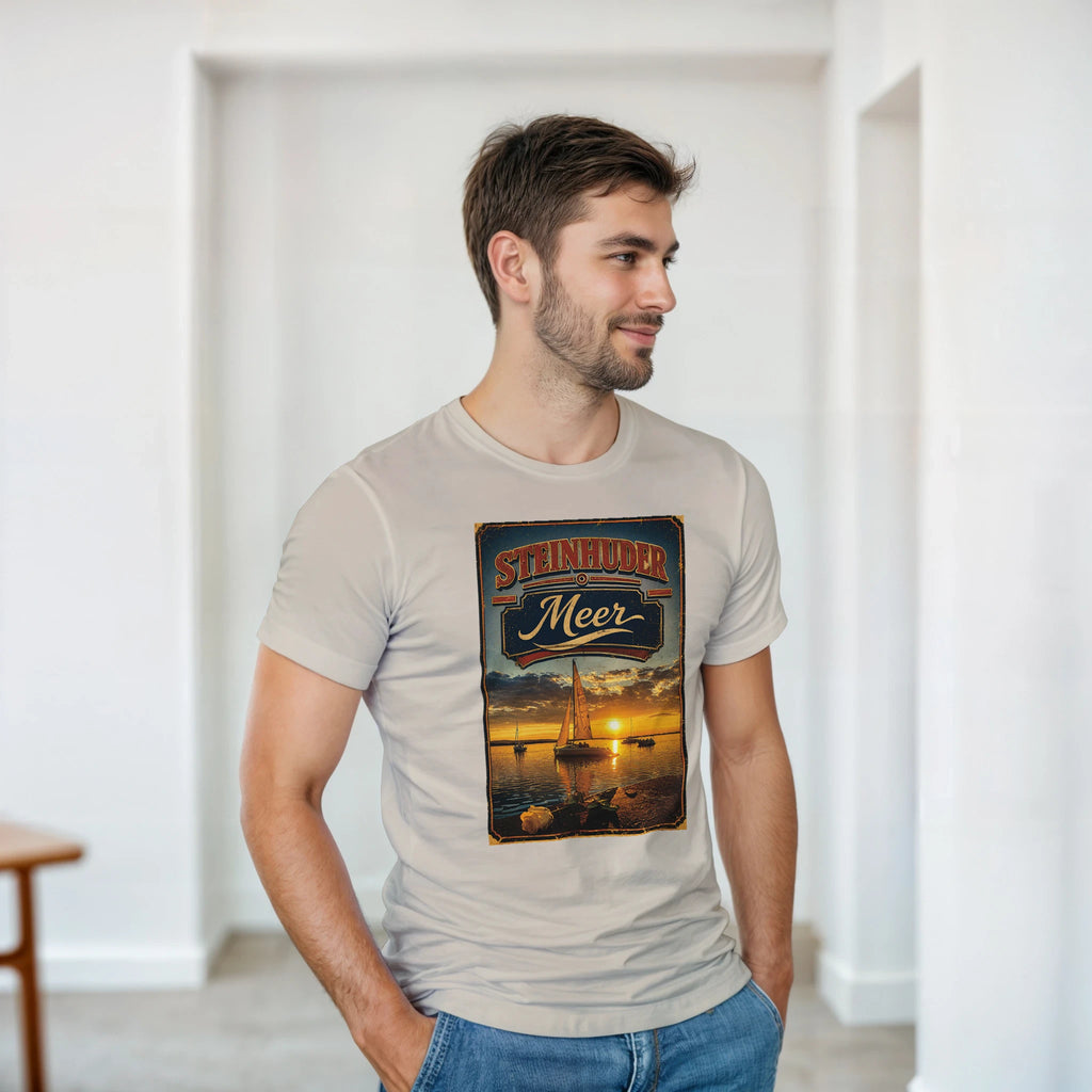 T-Shirt in Sand mit Motiv „White Night am Wilhelmstein mit Sonnenuntergang“