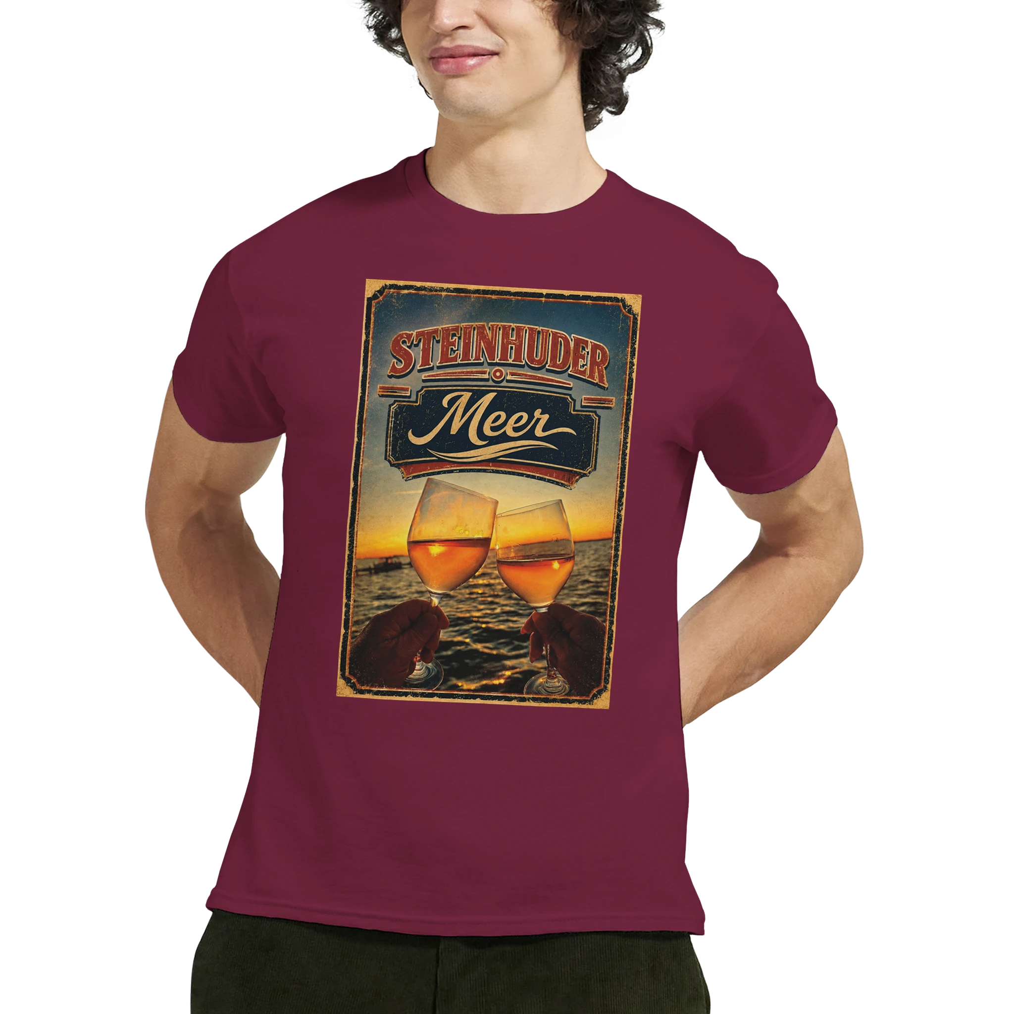 T-Shirt in Sand mit Motiv „Stößchen bei Sunset“